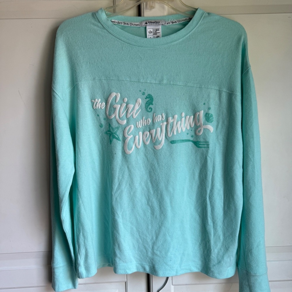 Disney Parks The‎ Girl Who Has Everything Pajama Set Lounge Sleep S